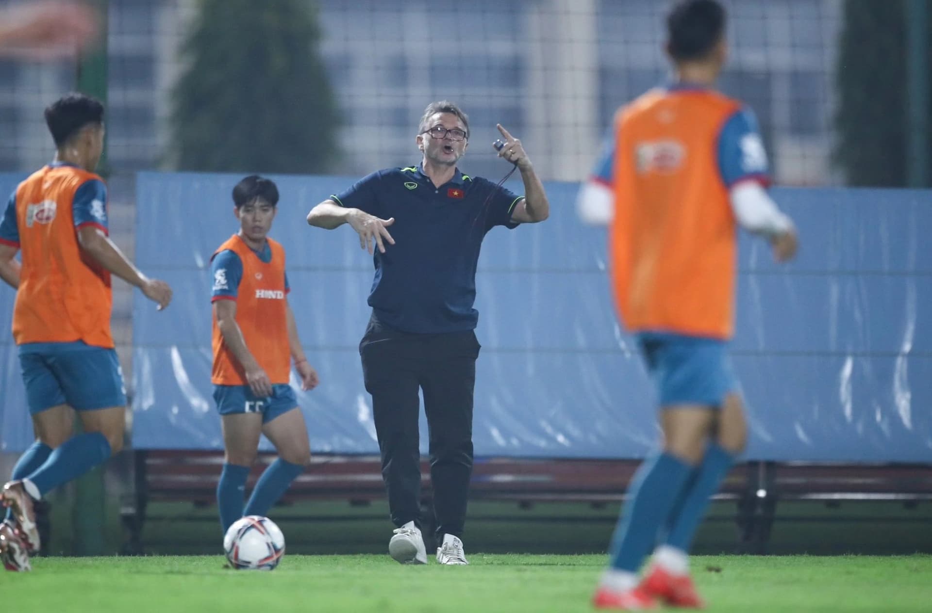 ĐT Việt Nam – ĐT Philippines: Nơi giấc mơ bắt đầu