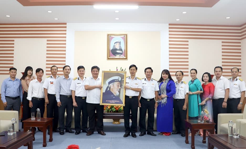 Đoàn công tác huyện Chợ Lách, tỉnh Bến Tre tham quan, làm việc tại Vùng 3