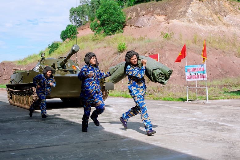 Lữ đoàn 147: Hội thao “Kíp xe tăng giỏi” cấp cơ sở năm 2023