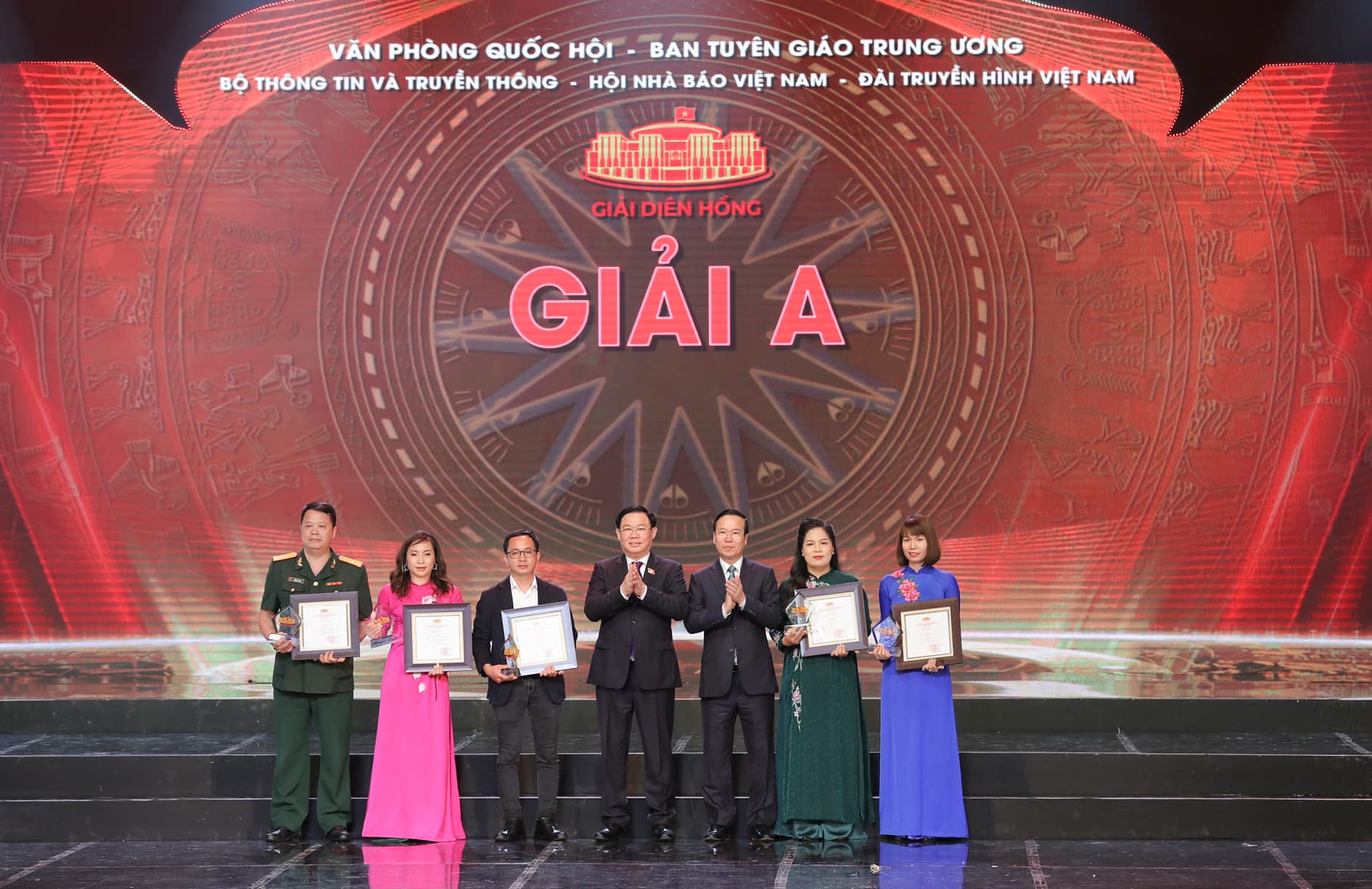 67 tác phẩm báo chí được trao Giải Diên Hồng lần thứ nhất