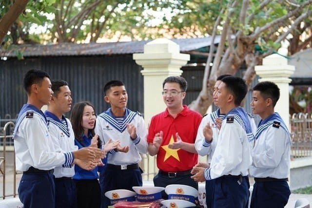 Dấu ấn hải trình “Tuổi trẻ vì biển, đảo quê hương”