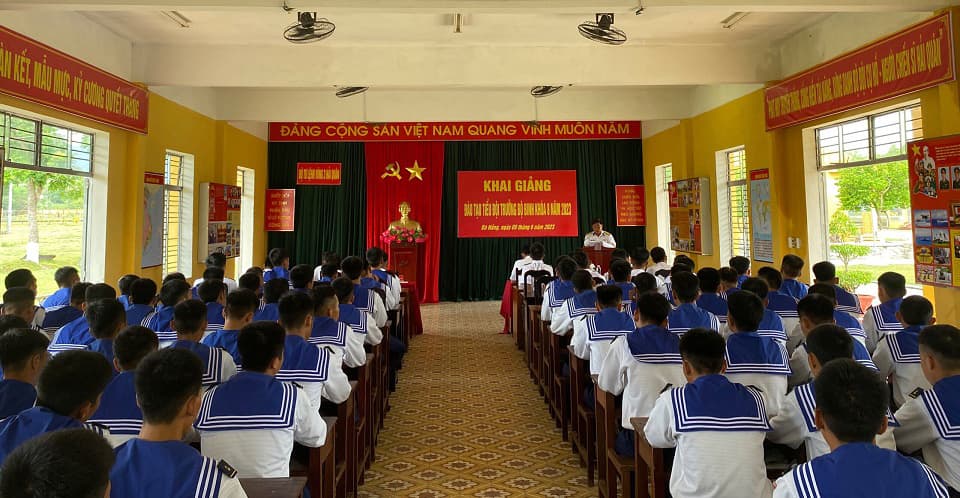 Vùng 3: khai giảng đào tạo tiểu đội trưởng bộ binh Khóa 8, năm 2023