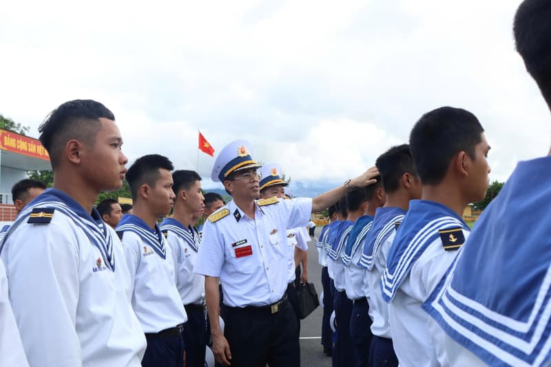 Quân chủng Hải quân kiểm tra đơn vị vững mạnh toàn diện tại Lữ đoàn 101