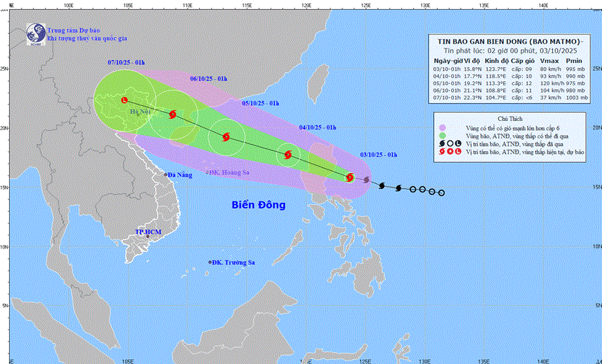 Bão MATMO ở phía Đông đảo Luzon (Philippines) và di chuyển theo hướng Tây Tây Bắc
