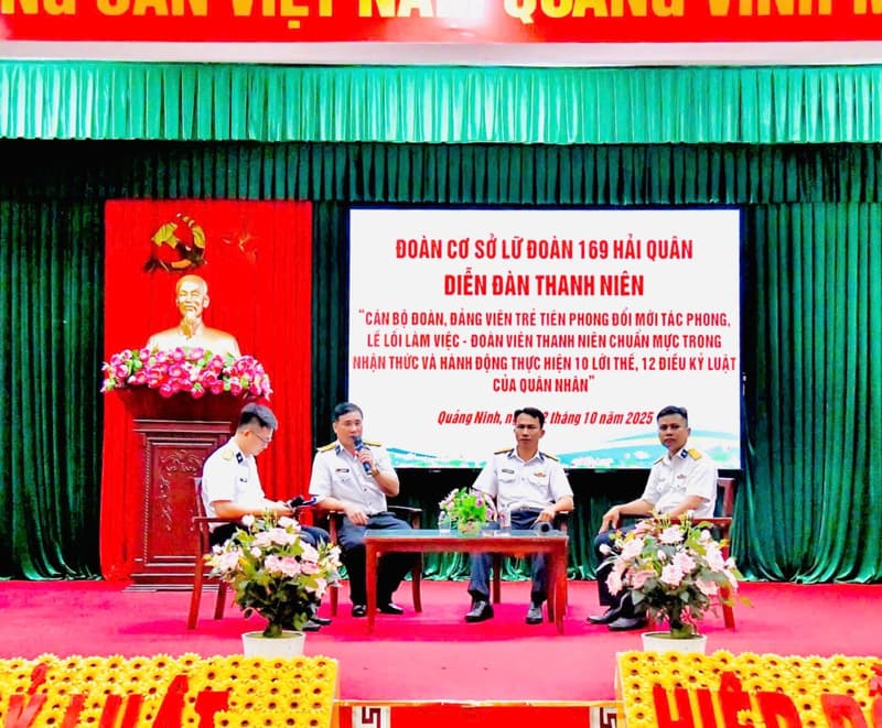 Lữ đoàn 169 tổ chức diễn đàn thanh niên