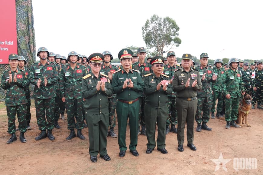 Bộ trưởng Quốc phòng Việt Nam-Lào-Campuchia dự diễn tập cứu hộ, cứu nạn chung giữa Quân đội ba nước