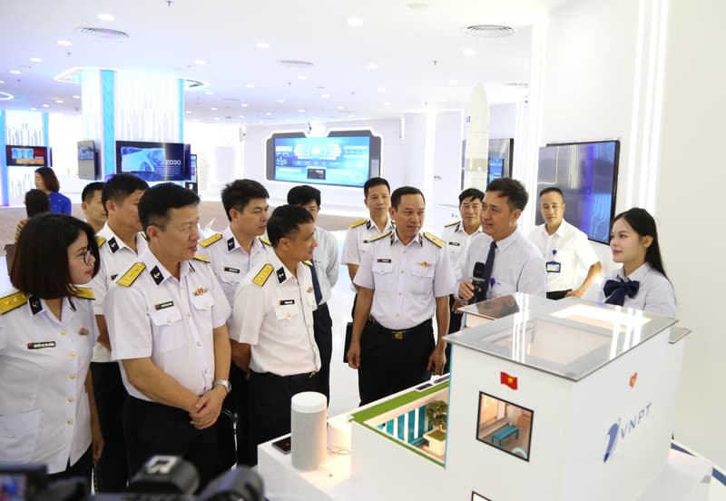 Công đoàn Quân chủng Hải quân và Công đoàn Bưu chính Viễn thông Việt Nam ký kết chương trình phối hợp hoạt động