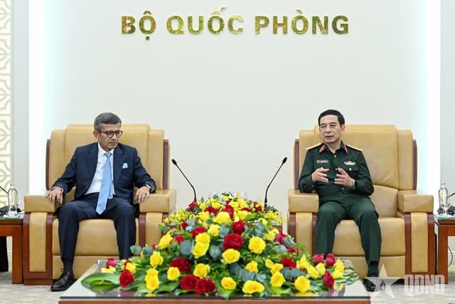Đại tướng Phan Văn Giang tiếp Thư ký Quốc phòng Ấn Độ
