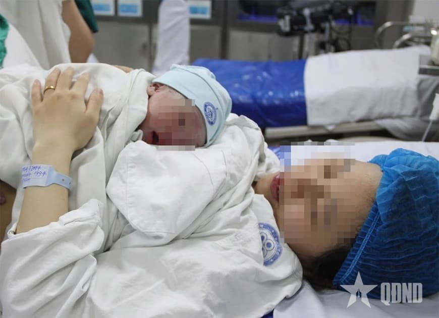 Chi tiết quy định mới về điều kiện hưởng chế độ thai sản của nữ quân nhân