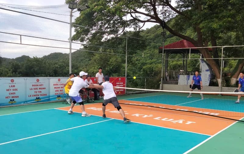 Trung đoàn 251: Khai mạc giải bóng đá mini, Pickleball