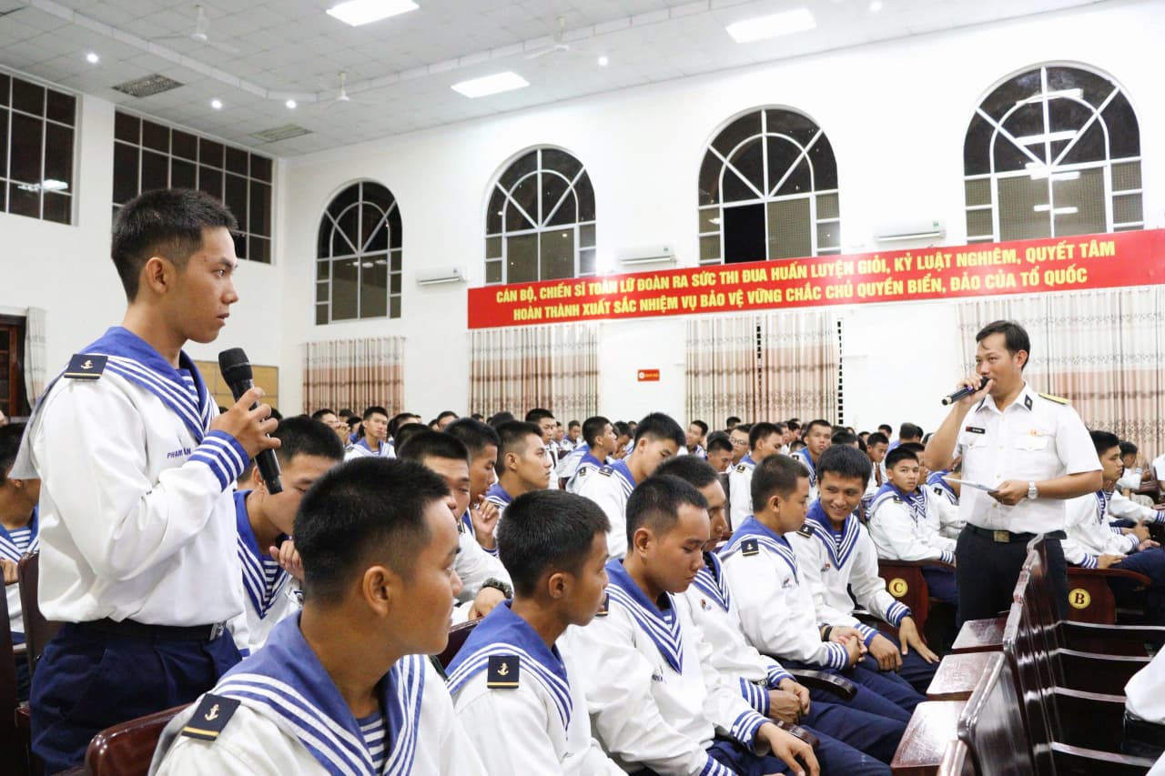 Diễn đàn thanh niên với pháp luật, kỷ luật và bảo đảm an toàn