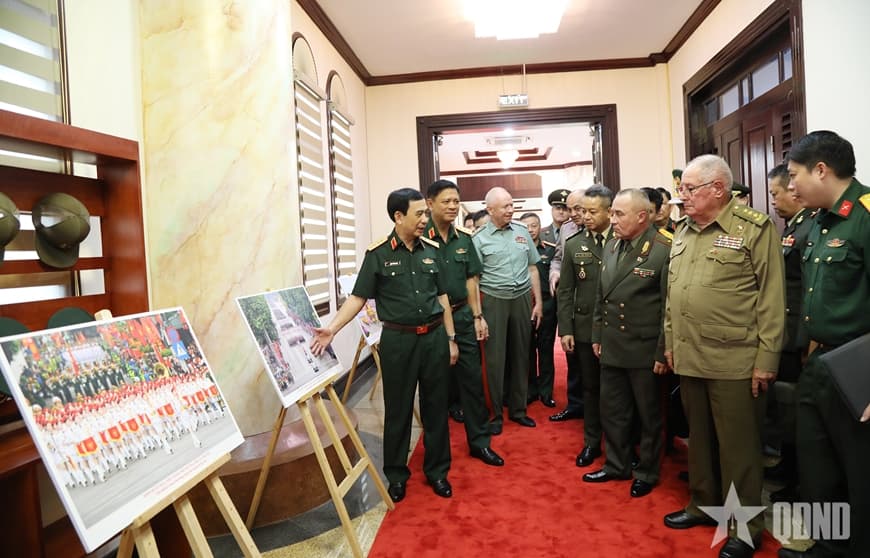 Đại tướng Phan Văn Giang tiếp lãnh đạo Bộ Quốc phòng, quân đội các nước tham dự Lễ kỷ niệm 80 năm Quốc khánh