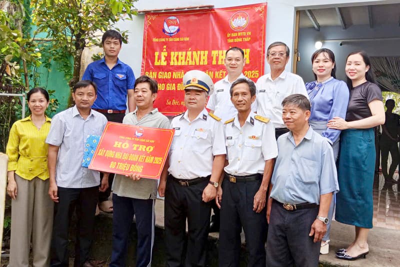 Binh đoàn 20 bàn giao nhà đại đoàn kết tại Đồng Tháp