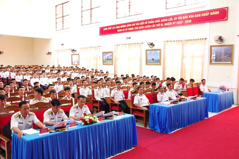 Trung tâm Huấn luyện Vùng 4 khai mạc huấn luyện học viên Học viện Hải quân