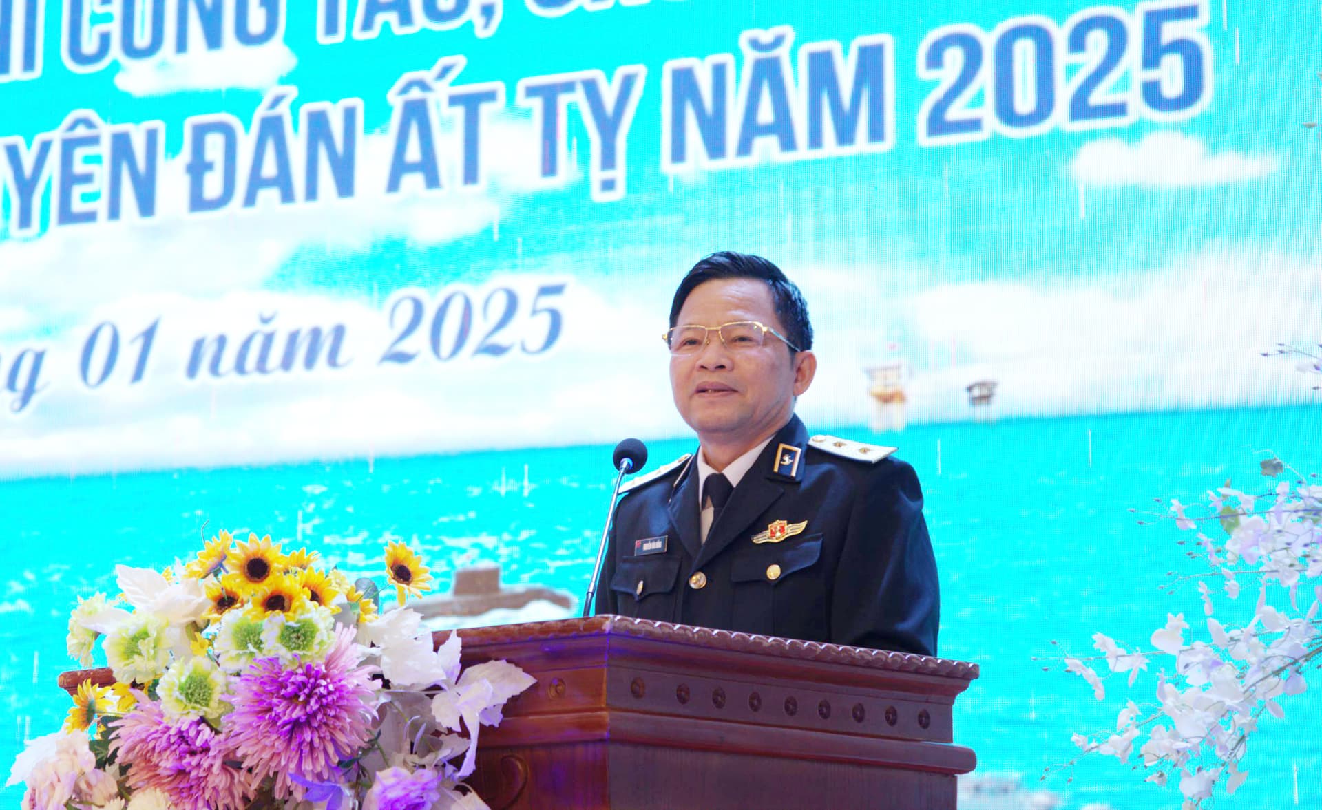 Gặp mặt nguyên thủ trưởng Bộ Tư lệnh Hải quân, cán bộ cấp tướng đã nghỉ hưu, chuyển công tác nhân dịp Xuân Ất Tỵ 2025