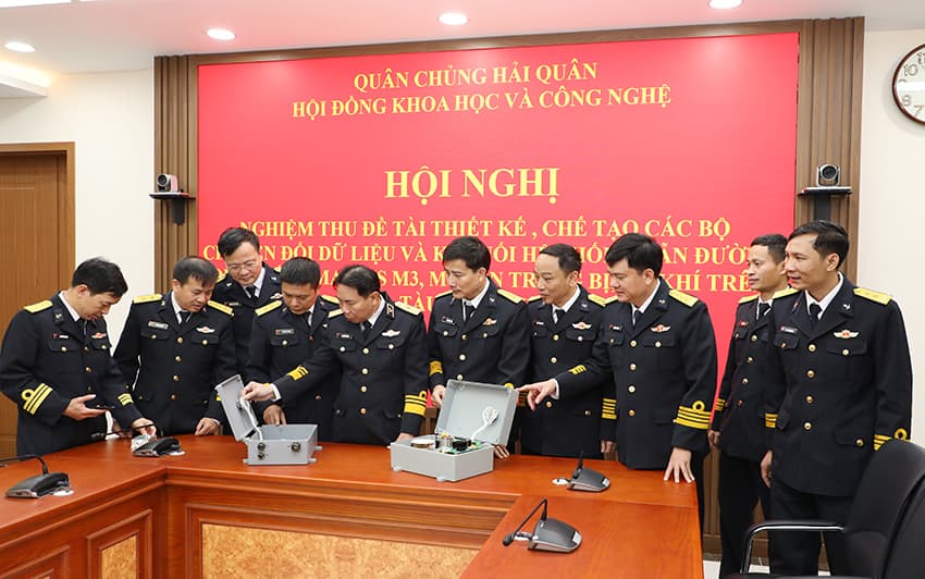 Nghiệm thu đề tài nghiên cứu khoa học về hệ thống dẫn đường tàu quân sự