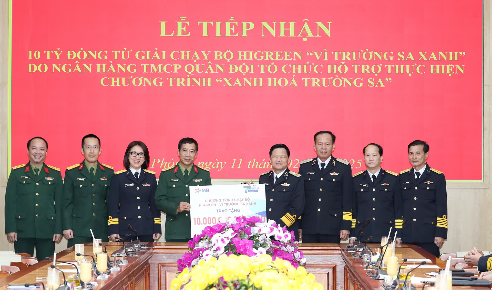 Tiếp nhận kinh phí ủng hộ từ giải chạy bộ HiGreen “Vì Trường Sa xanh”