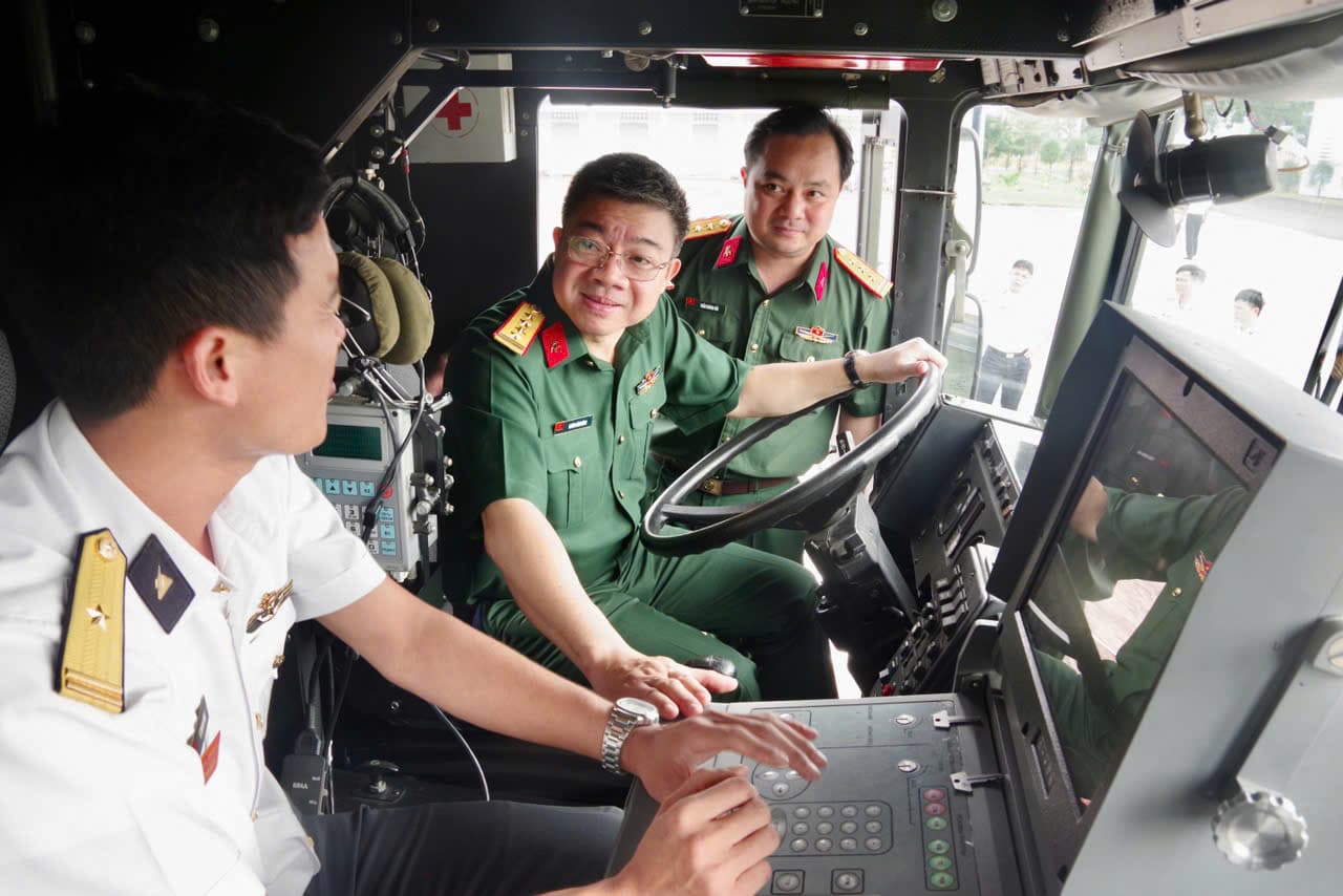 Tổng cục Hậu cần-Kỹ thuật kiểm tra tại Lữ đoàn 682