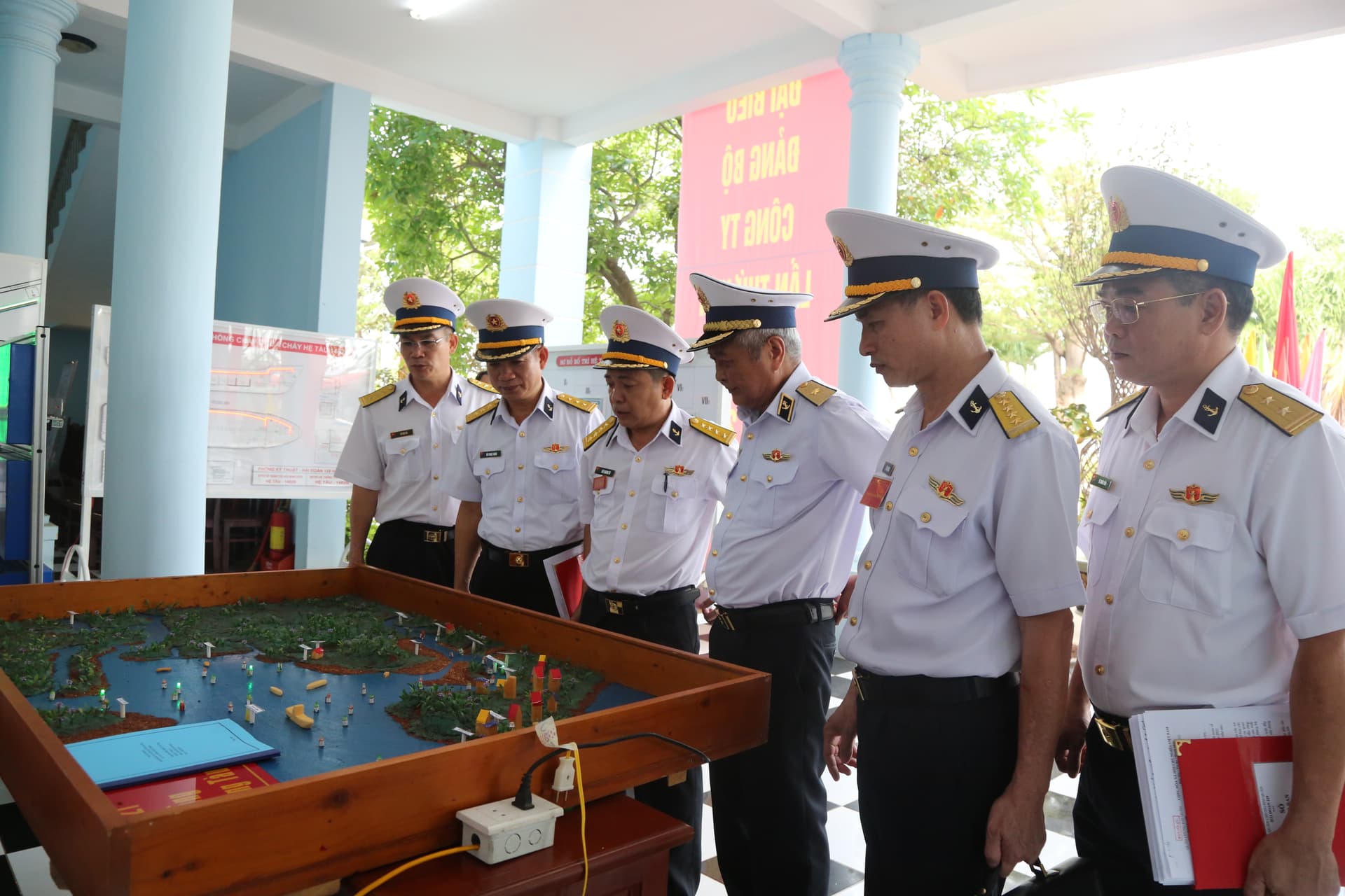 Quân chủng Hải quân kiểm tra công tác chuẩn bị huấn luyện tại Hải đoàn 129