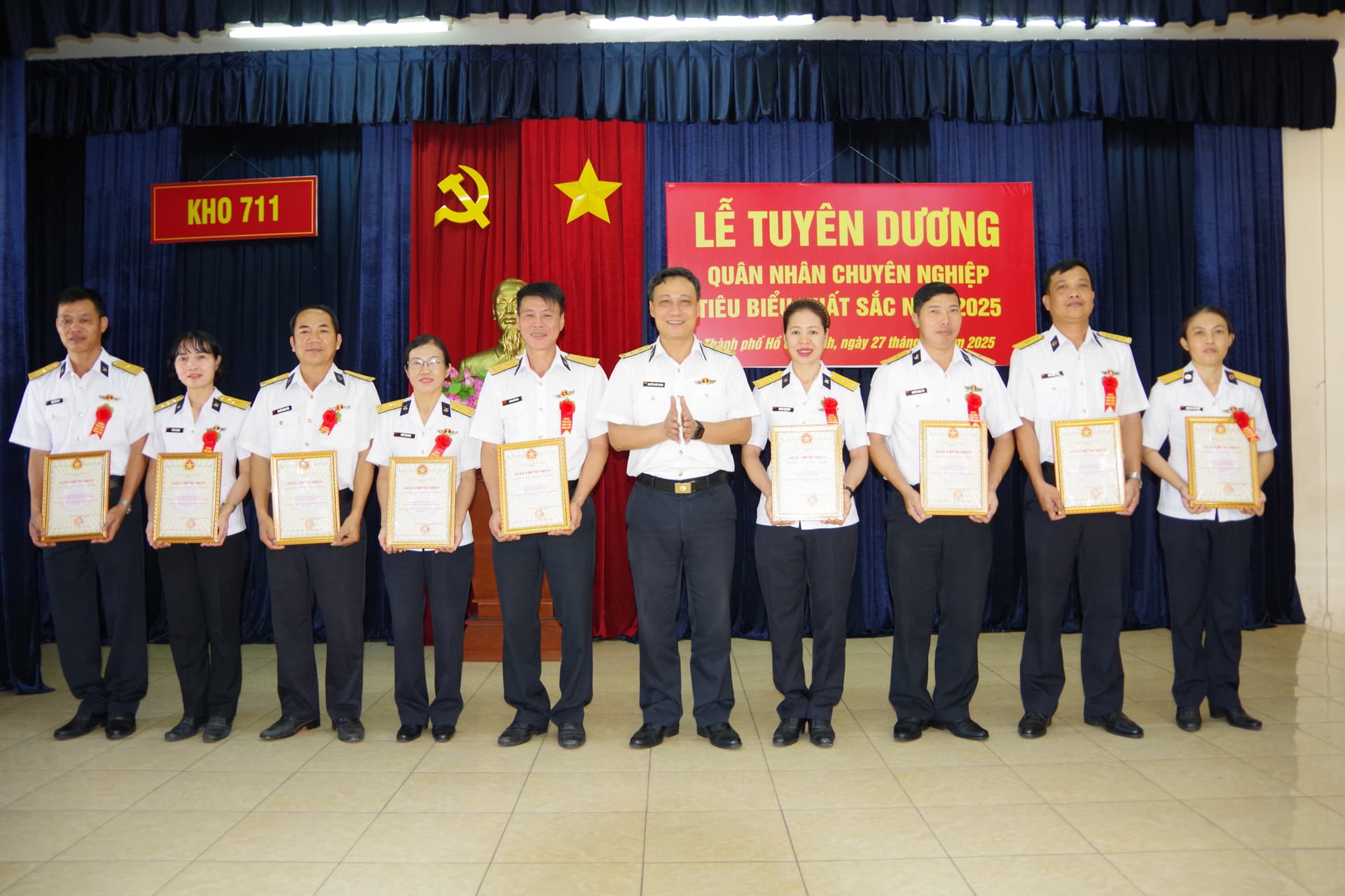 Kho 711 tuyên dương QNCN tiêu biểu xuất sắc