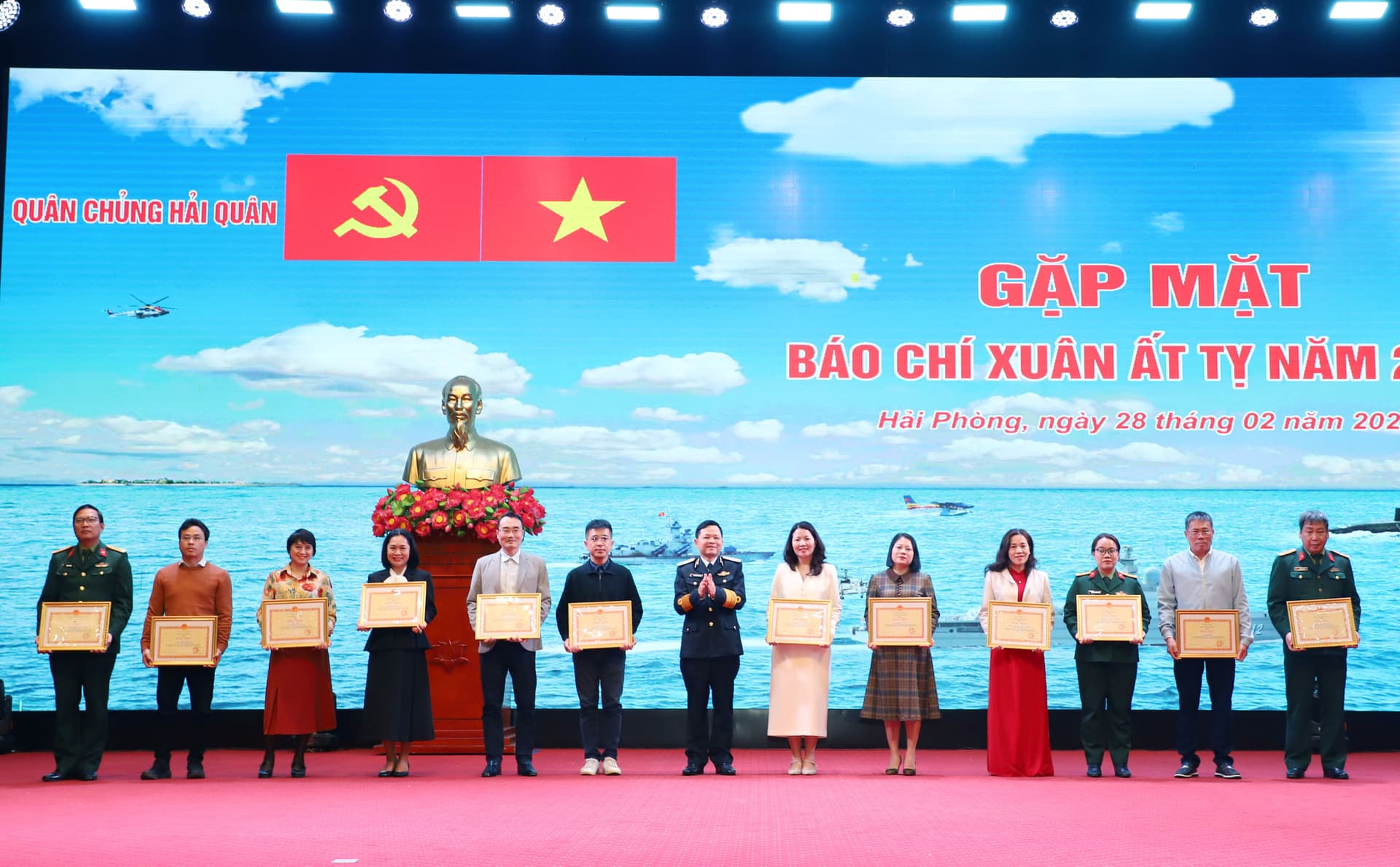 Quân chủng Hải quân gặp mặt báo chí Xuân Ất Tỵ năm 2025