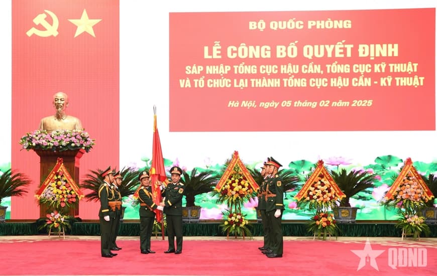 Bộ Quốc phòng: Công bố Quyết định sáp nhập Tổng cục Hậu cần, Tổng cục Kỹ thuật và tổ chức lại thành Tổng cục Hậu cần - Kỹ thuật