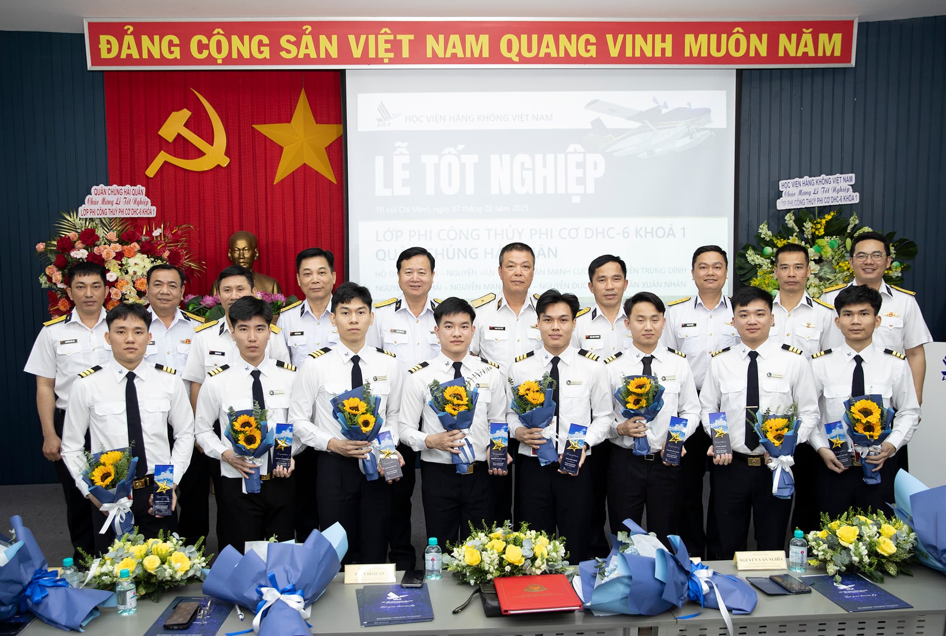 Lễ tốt nghiệp đào tạo phi công thủy phi cơ DHC-6 khóa 1