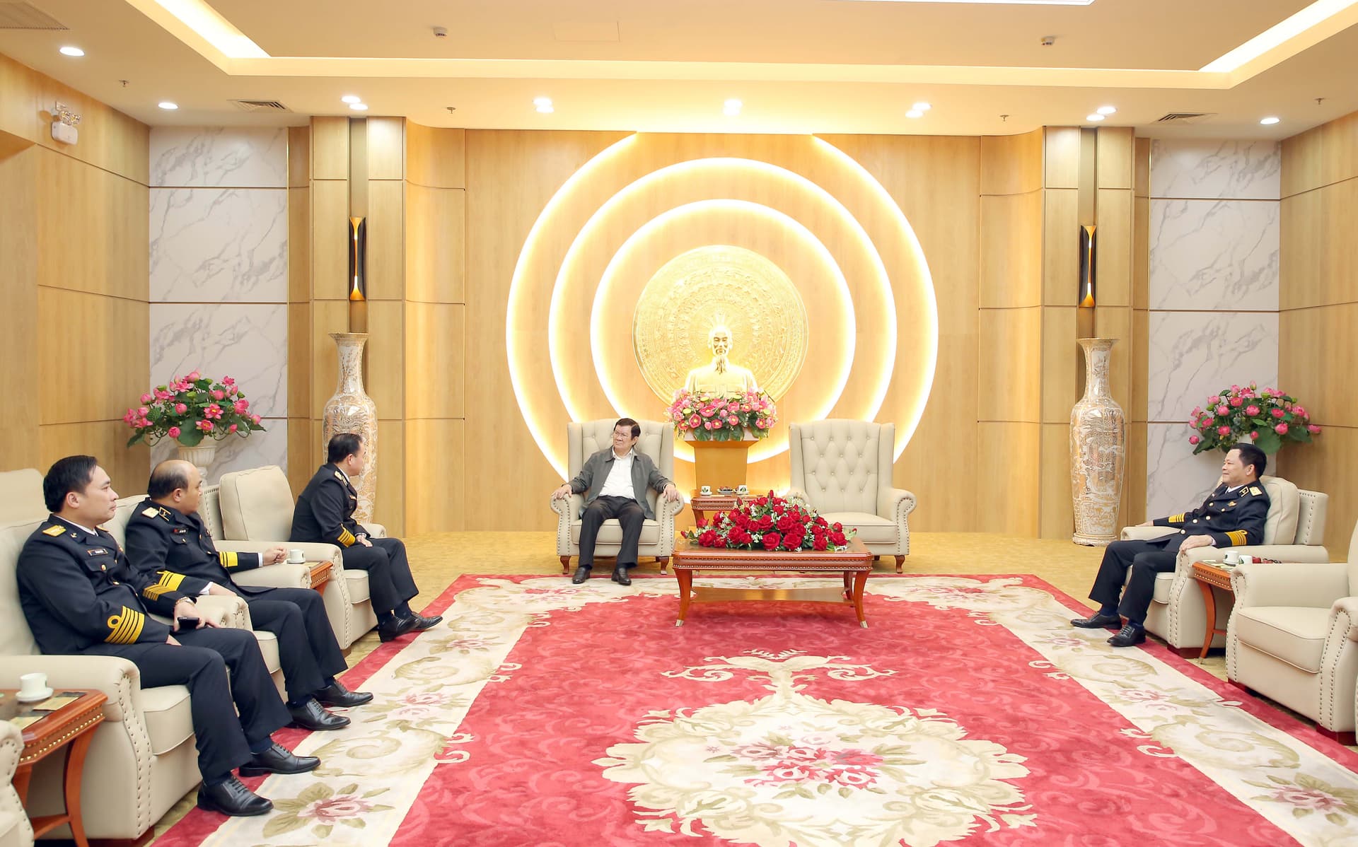 Nguyên Chủ tịch nước Trương Tấn Sang thăm Bộ Tư lệnh Hải quân