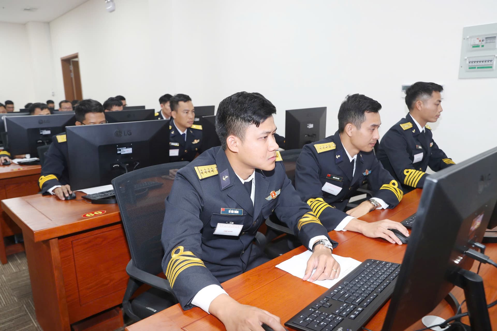 Đẩy mạnh cải cách hành chính và chuyển đổi số