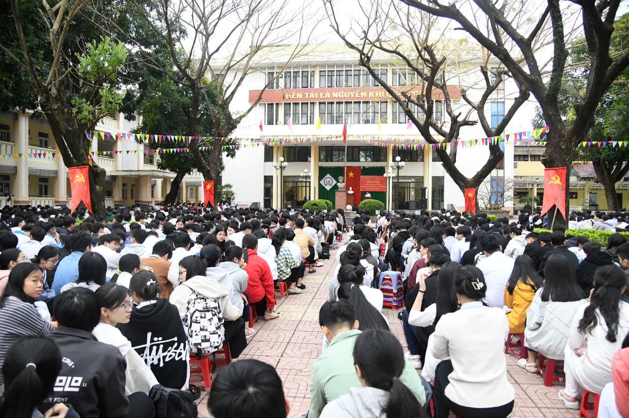 Lữ đoàn 680 thông tin về biển đảo và thu hút nguồn nhân lực tại Quảng Ngãi
