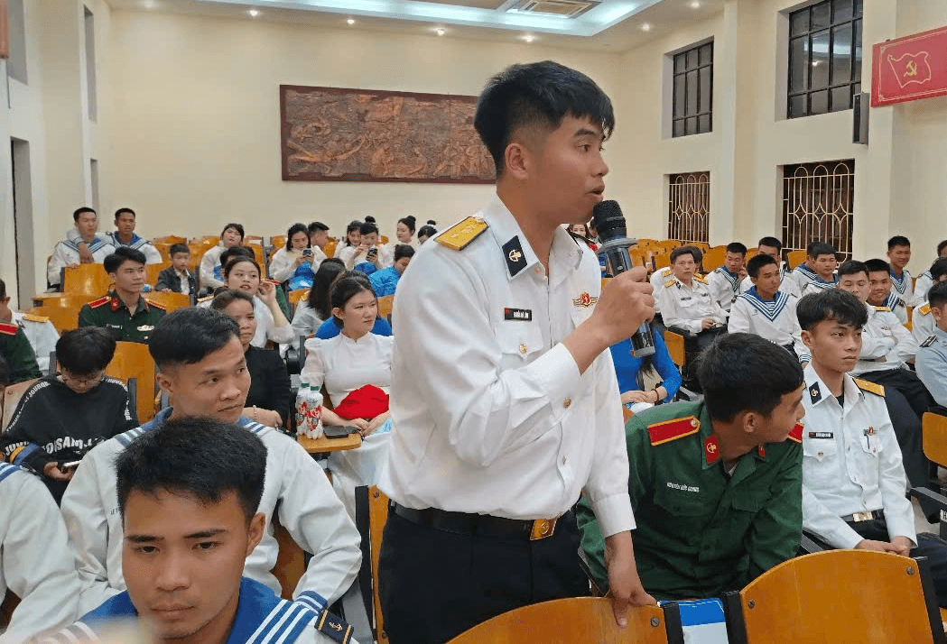 Tuổi trẻ Lữ đoàn 126 tổ chức diễn đàn thanh niên