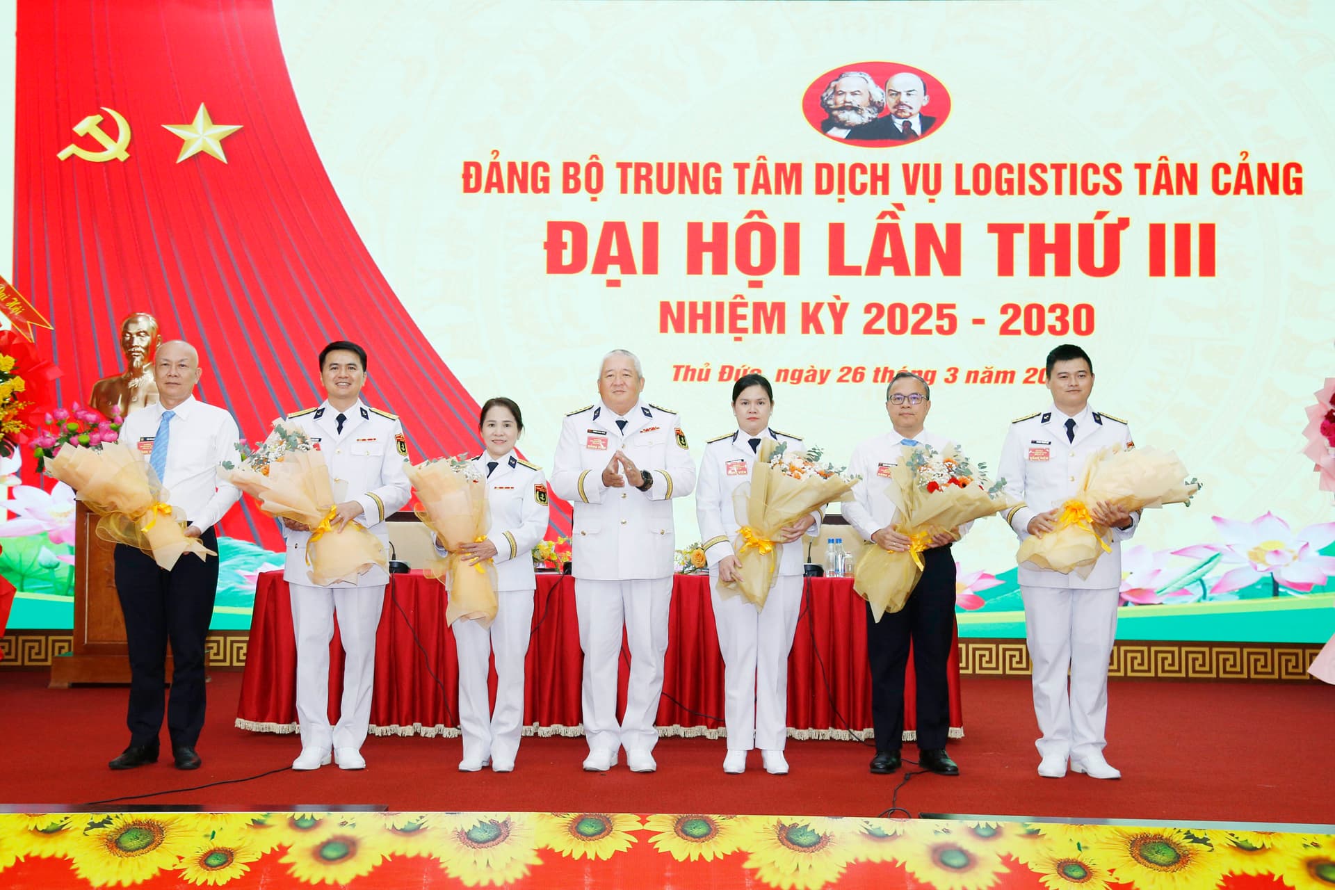 Trung tâm Dịch vụ Logistics Tân cảng phấn đấu tăng trưởng 15%