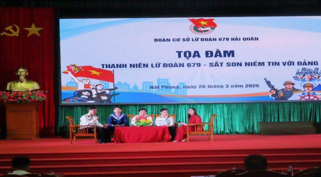 Toạ đàm "Thanh niên Lữ đoàn 679 - Sắt son niềm tin với Đảng"