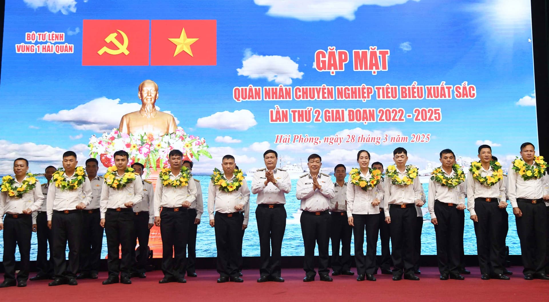 Vùng 1 Hải quân: Gặp mặt quân nhân chuyên nghiệp tiêu biểu xuất sắc giai đoạn 2022-2025