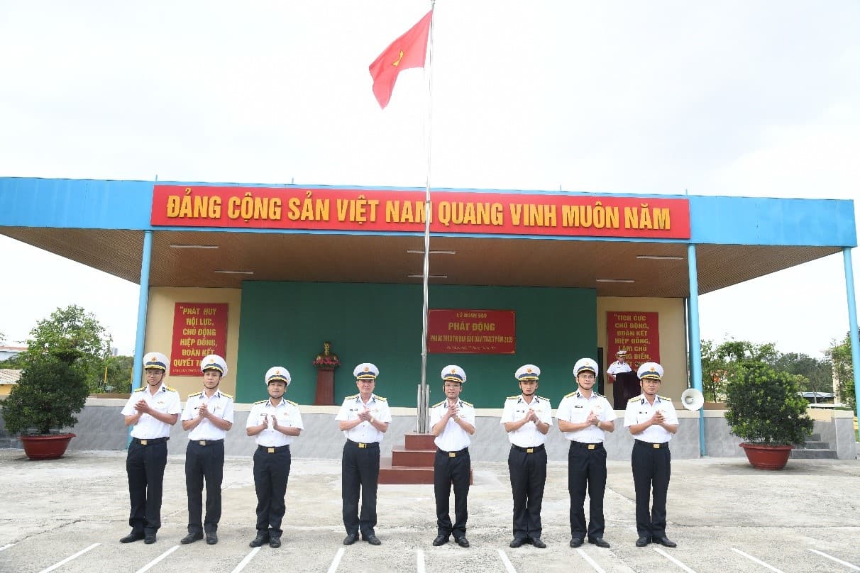 Lữ đoàn 680 phát động phong trào thi đua bảo đảm trật tự an toàn giao thông