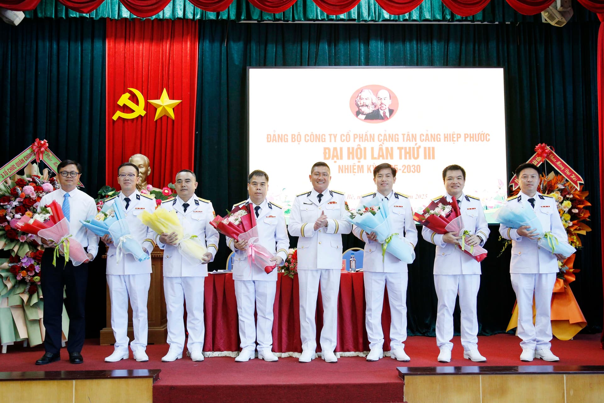 Công ty Cổ phần Cảng Tân cảng Hiệp Phước phấn đấu tăng trưởng trên 10%