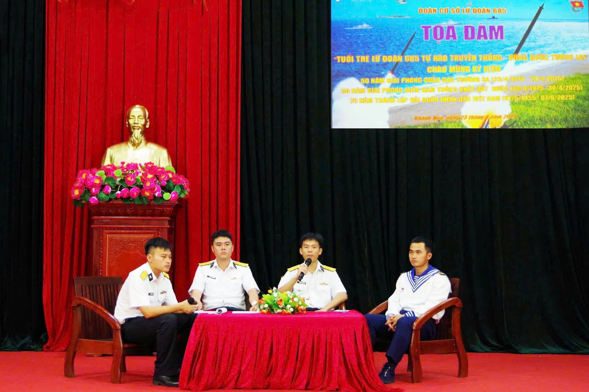 Tuổi trẻ Lữ đoàn 685: Toạ đàm “Tự hào truyền thống - Vững bước tương lai”