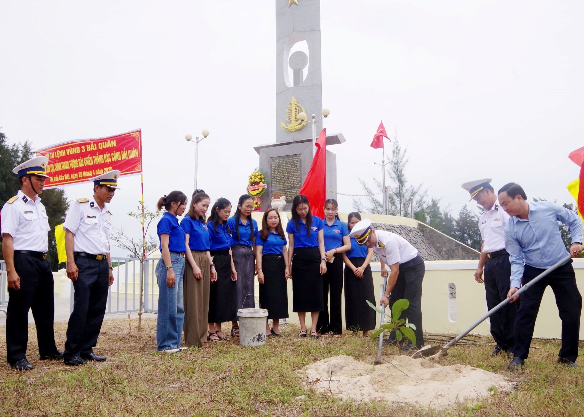 Vùng 3 hoàn thành công trình tôn tạo, chỉnh trang Tượng đài chiến thắng Đặc công Hải quân tại Cửa Việt