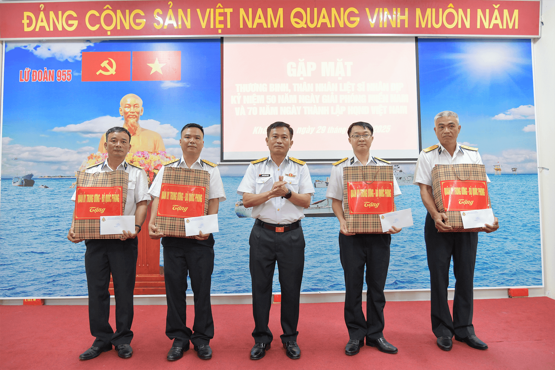 Lữ đoàn 955 tổ chức gặp mặt thương binh, thân nhân liệt sĩ