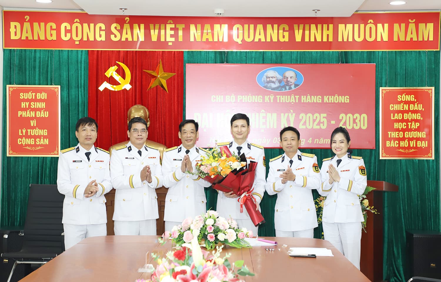 Chi bộ Phòng Kỹ thuật hàng không tổ chức thành công Đại hội nhiệm kỳ 2025 - 2030