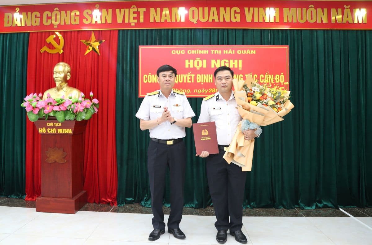 Trao quyết định bổ nhiệm Phó viện trưởng Viện Kiểm sát Quân sự Quân chủng Hải quân