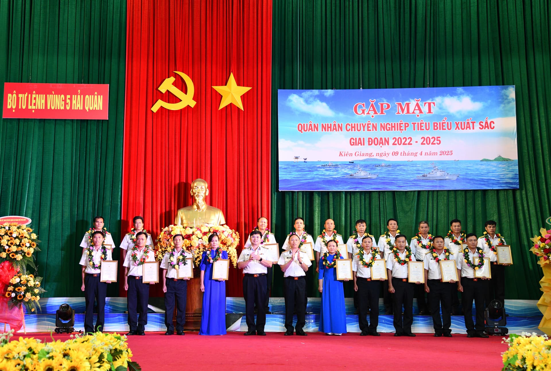 Bộ Tư lệnh Vùng 5 gặp mặt quân nhân chuyên nghiệp tiêu biểu xuất sắc