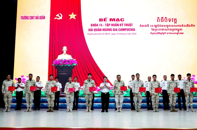 Trường Cao đẳng Kỹ thuật Hải quân bế mạc tập huấn học viên Hải quân Hoàng gia Campuchia