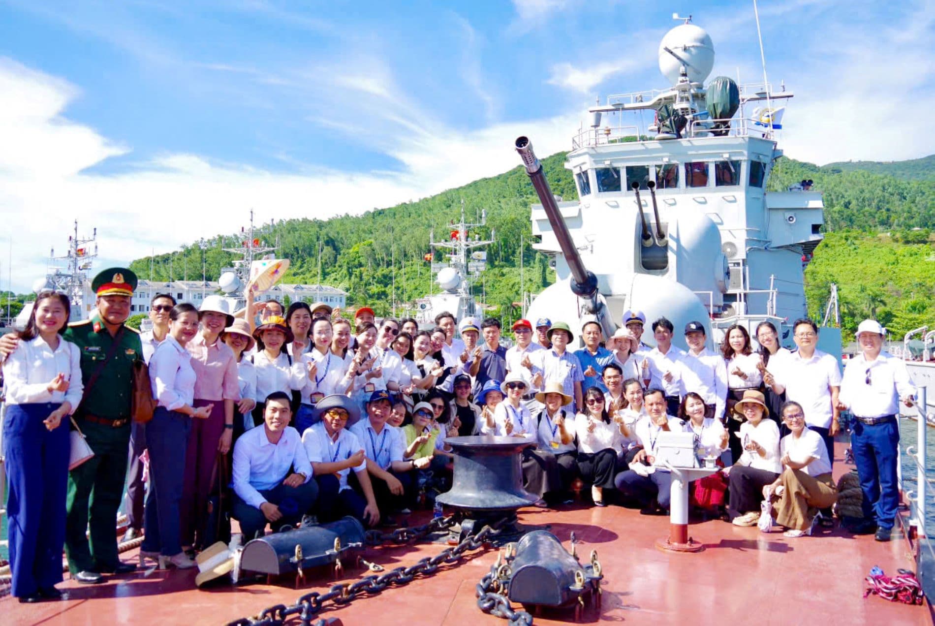 Học viện Chính trị khu vực III tham quan, thực tế tại Lữ đoàn 172