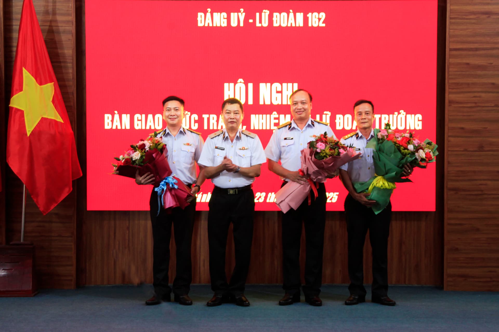 Bàn giao chức trách, nhiệm vụ Lữ đoàn trưởng Lữ đoàn 162