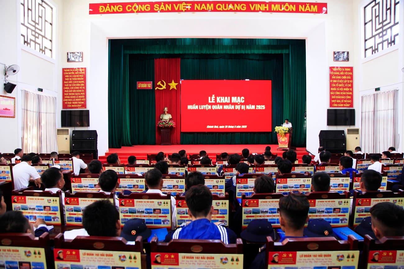 Lữ đoàn 162 tiếp nhận và huấn luyện quân nhân dự bị năm 2025