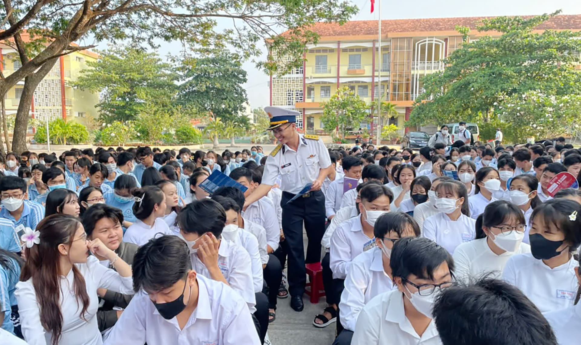 THU HÚT NGUỒN NHÂN LỰC XÂY DỰNG QUÂN CHỦNG HẢI QUÂN (Bài 3)