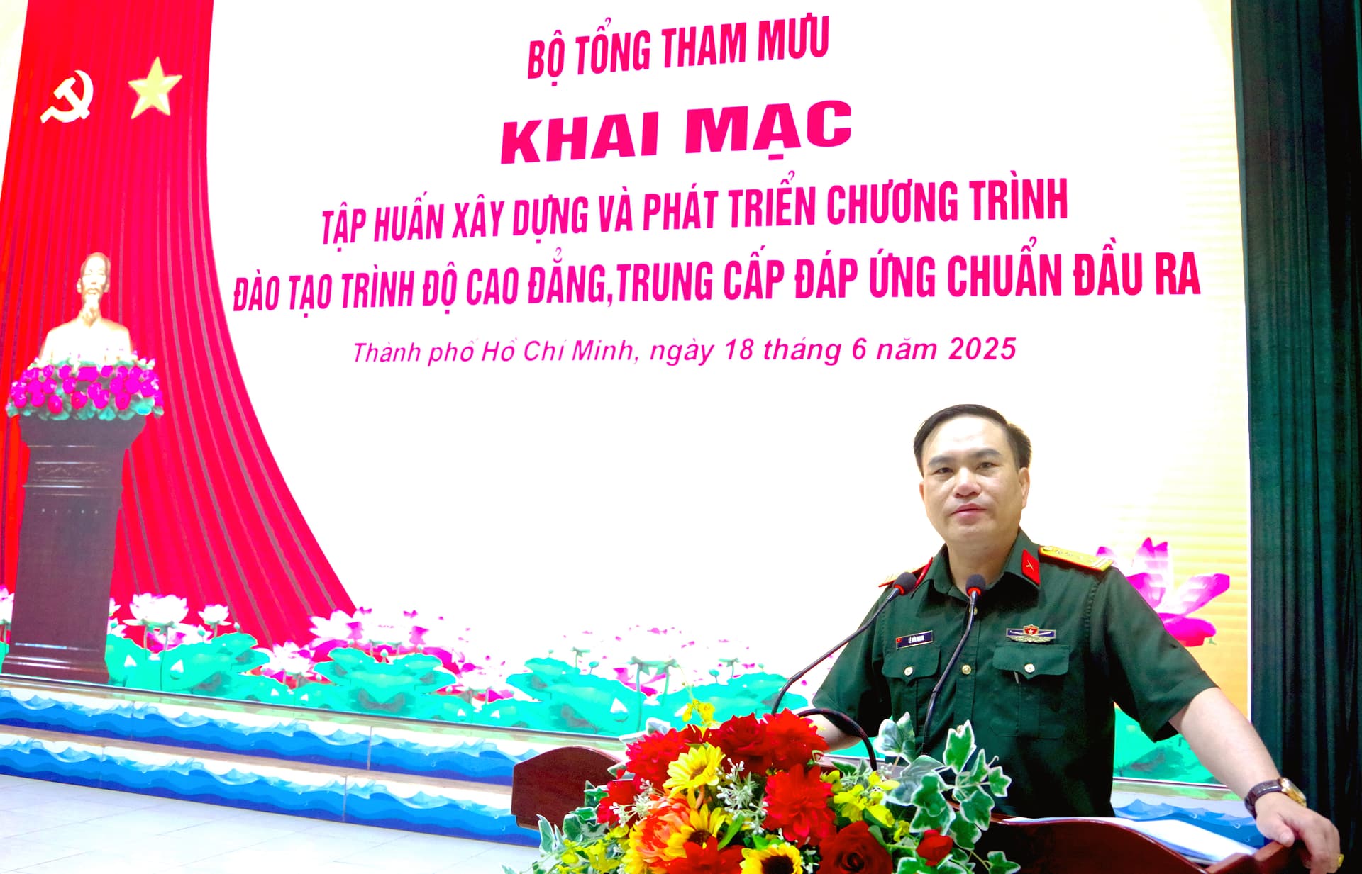 Khai mạc tập huấn về xây dựng và phát triển chương trình đào tạo trình độ cao đẳng, trung cấp