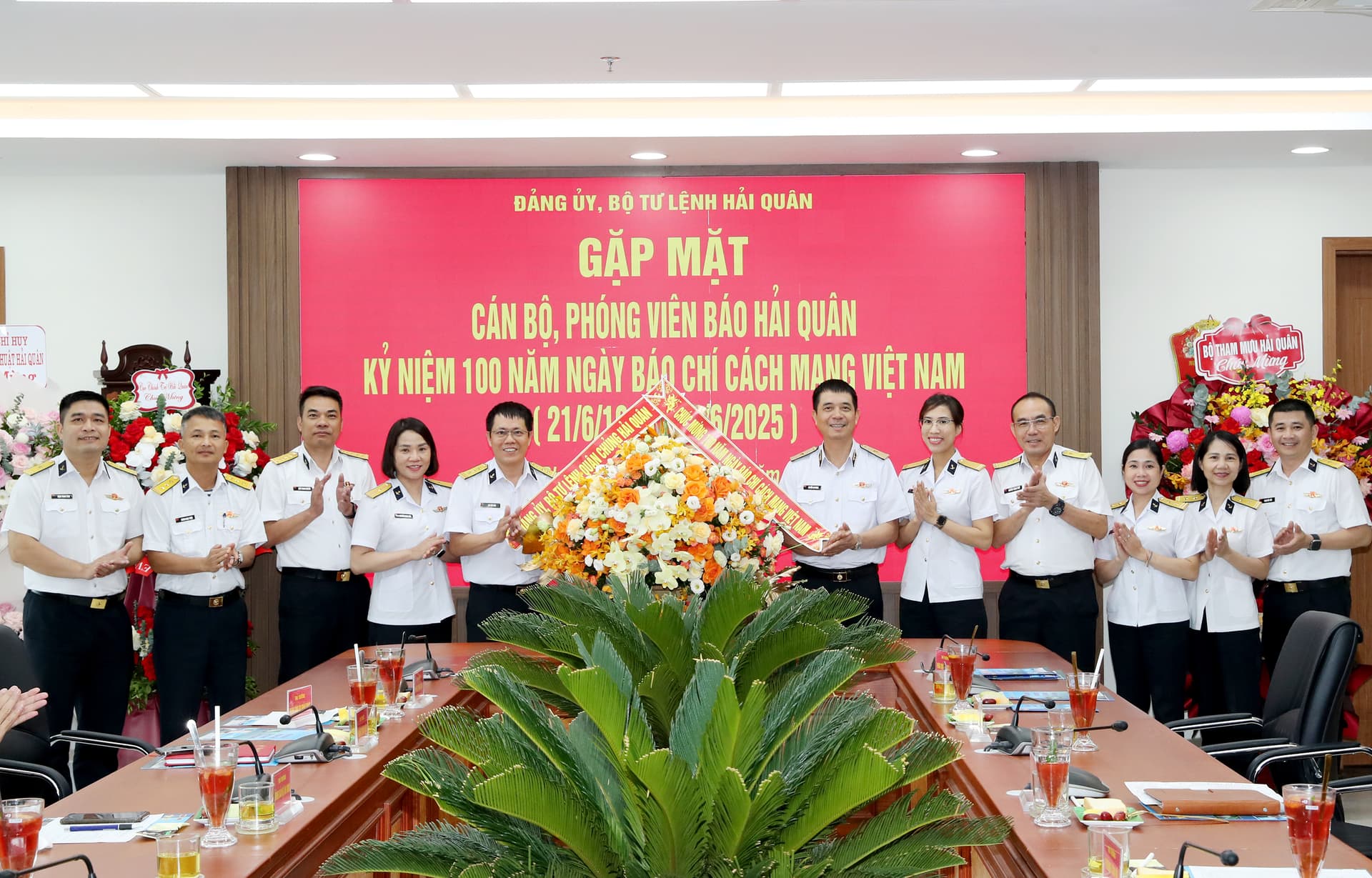 Báo Hải quân Việt Nam là cơ quan chủ lực trong công tác tuyên truyền về biển đảo