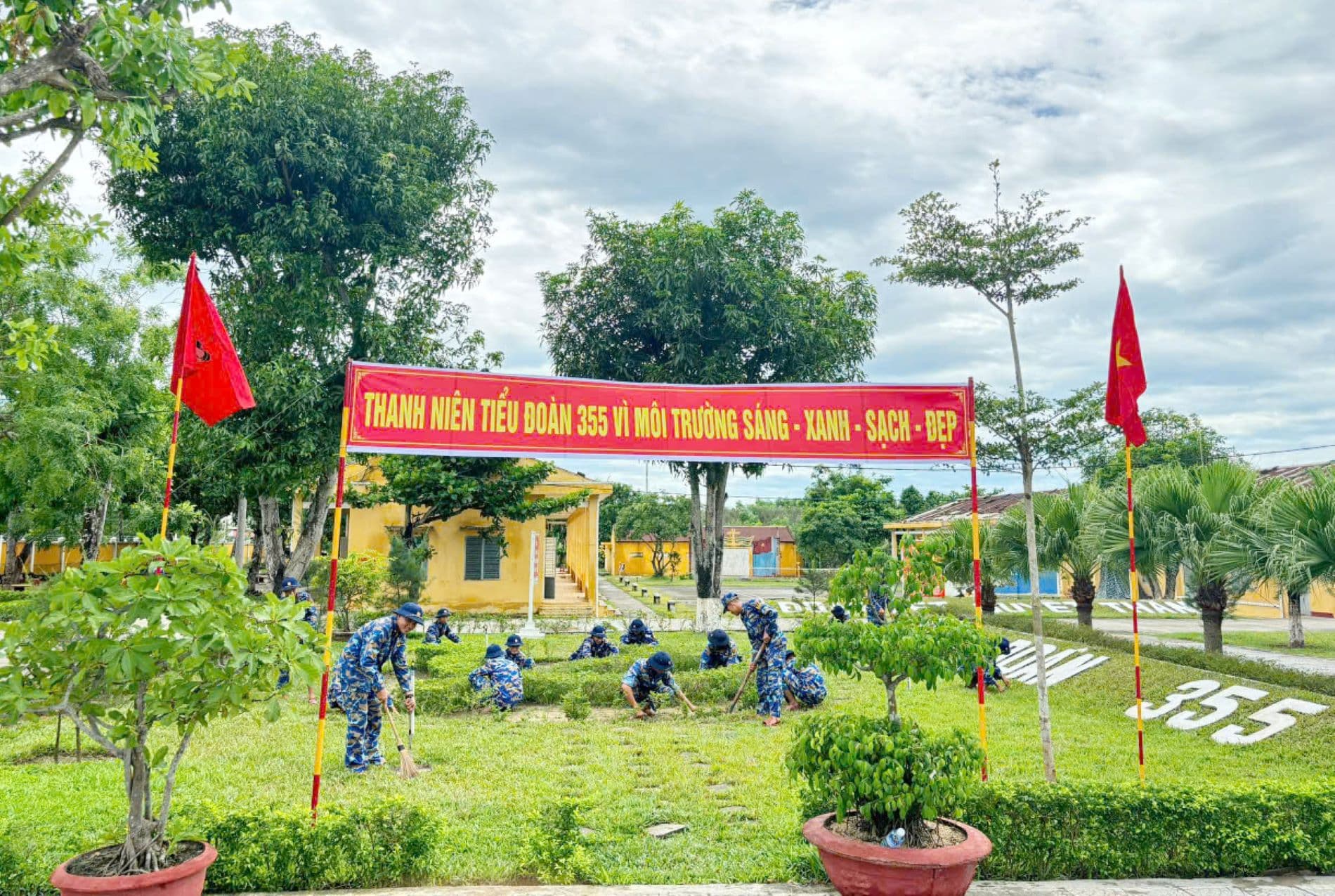 Tuổi trẻ Vùng 3 Hải quân hưởng ứng Ngày thứ 7 tình nguyện